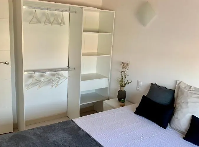 Flat In Centre - 5 Mins From Old Town And Train Station Lägenhet *