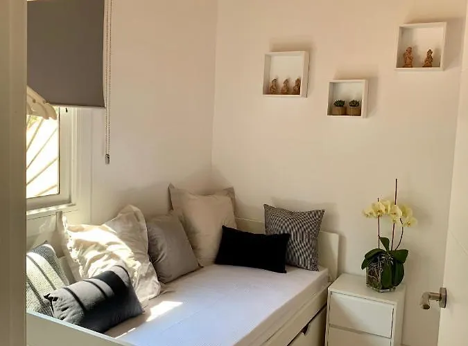 Flat In Centre - 5 Mins From Old Town And Train Station Διαμέρισμα