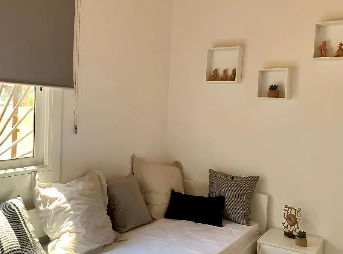 Flat In Centre - 5 Mins From Old Town And Train Station