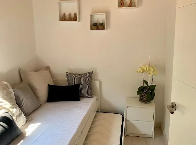 Flat In Centre - 5 Mins From Old Town And Train Station Διαμέρισμα Χιρόνα